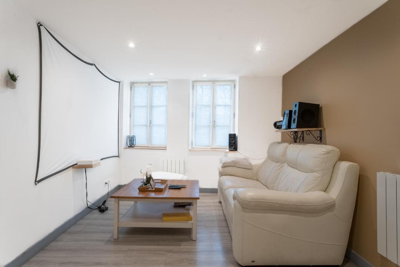 Appartement Spa Privatif Et Cinema Centre Ville Metz Exterior foto